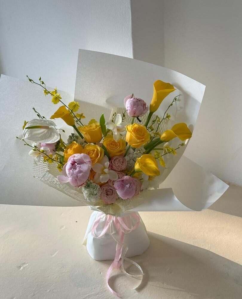 阳光心语 · 黄粉浪漫花束
