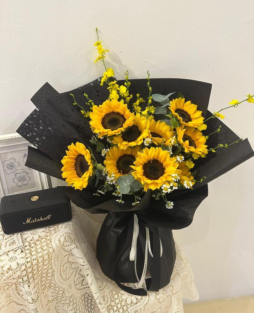 清辉映阳 · 黑金向日葵花束